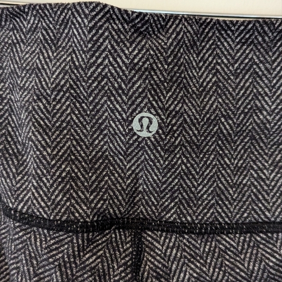 lululemon Gray Herringbone Leggings - Picture 3 of 7